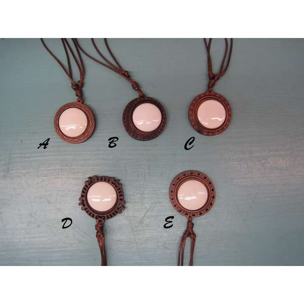 Puiset korunpohjat laatalla